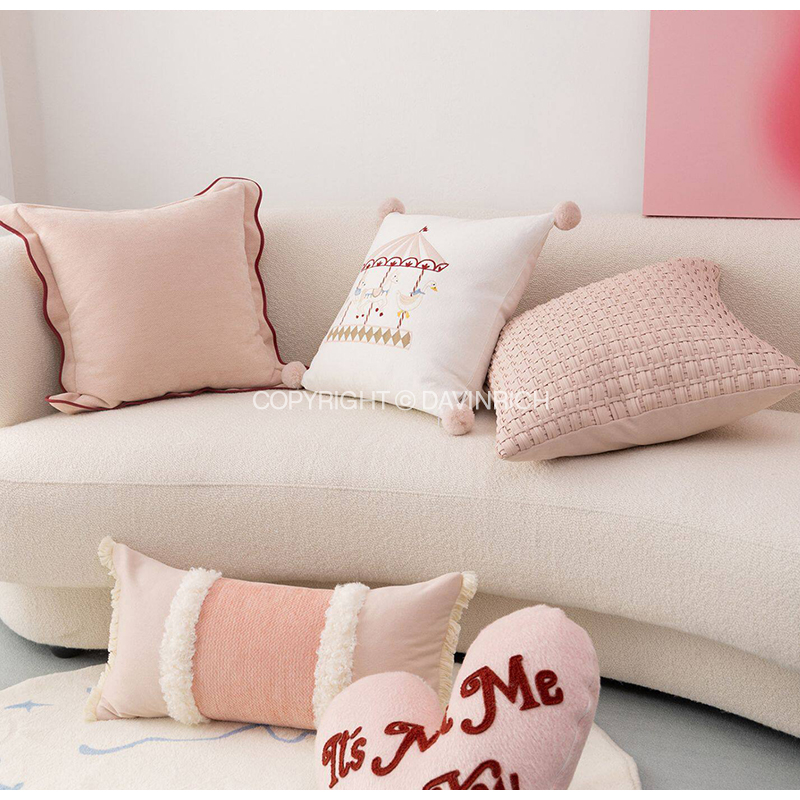 DAVINRICH Embroidered Carousel - огляд і ціна Baby Nursery Cushion
